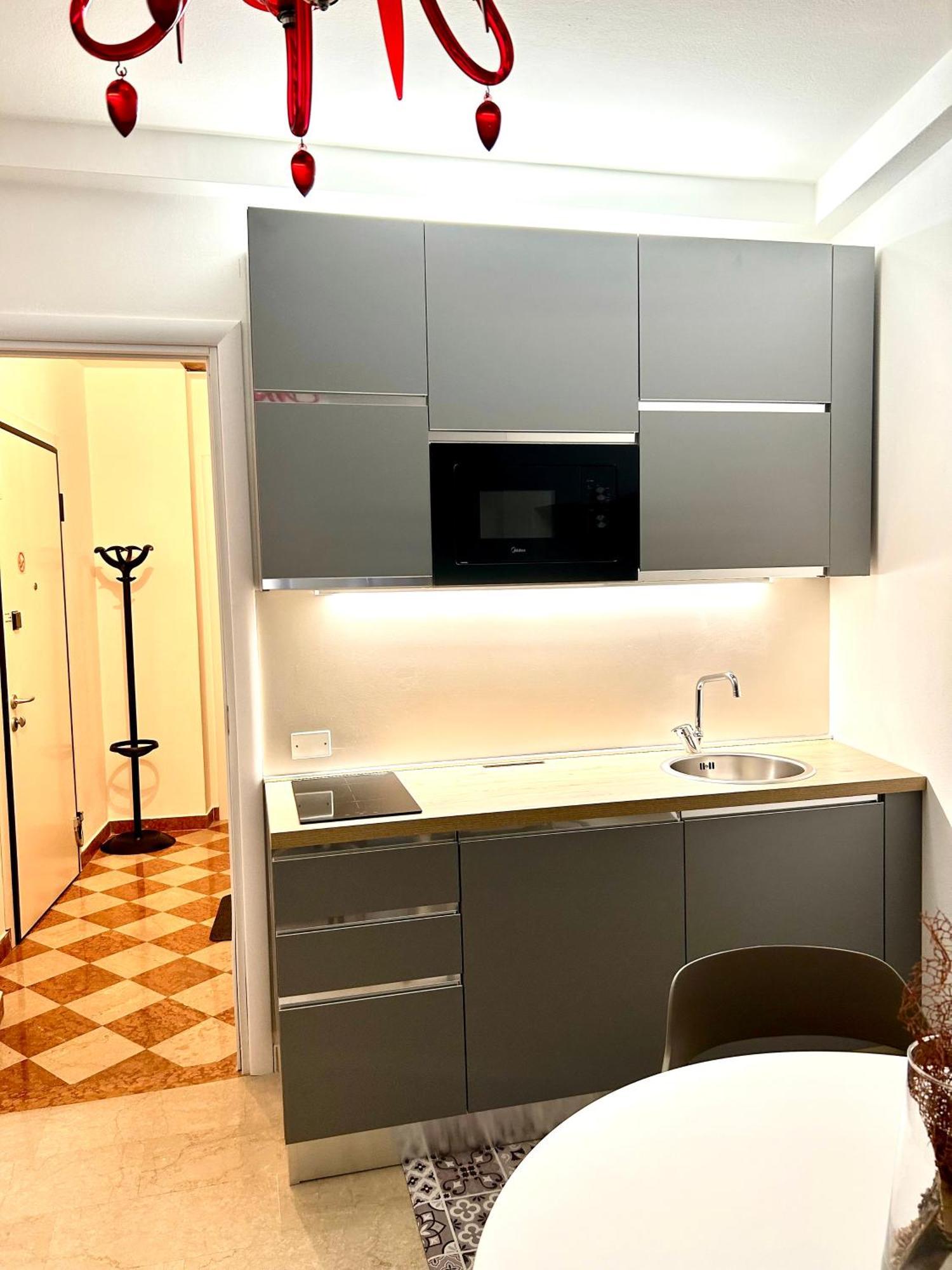 Rosso Suite-free Parking Apartamento Verona